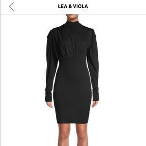 LEA&VIOLA Fitted dress w mockneck + shirred detail